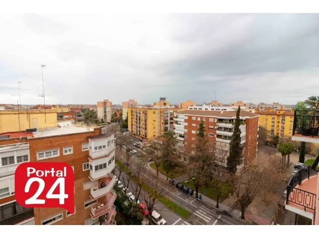 Amplio Piso 186m2 Avenida Colon Badajoz 5 Habitaciones 3 Terrazas