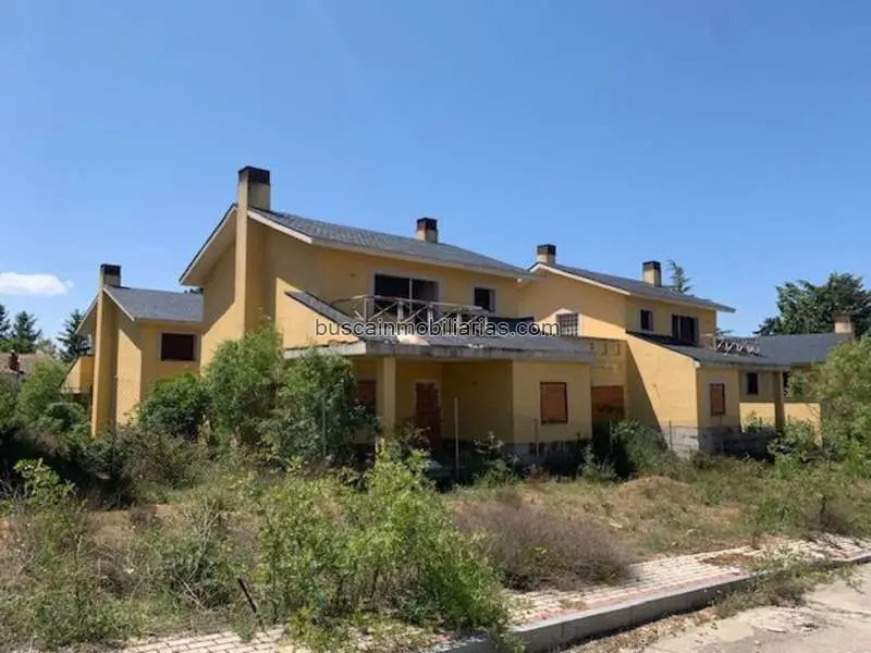 25 Chalets en Venta Navalperal de Pinares