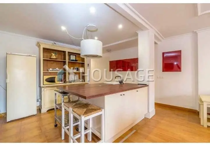 Piso en venta en Torrevieja centro con ascensor y mobiliario