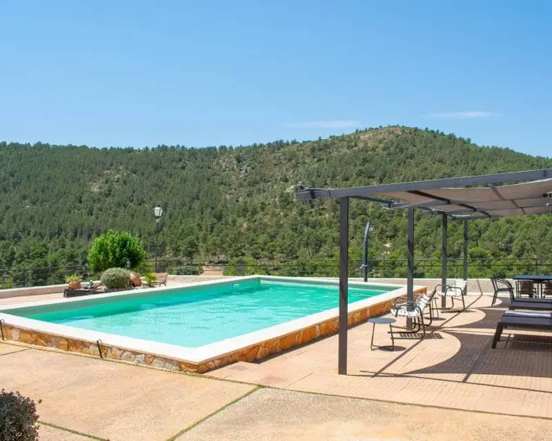 Finca Rustica con 3 Casas en Onil Alicante