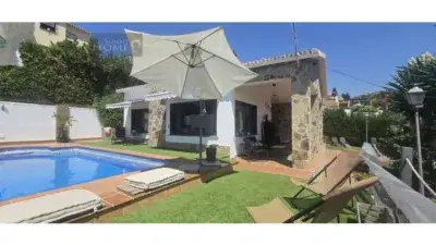 Chalet en Alquiler La Cala del Moral con Piscina y Jardin