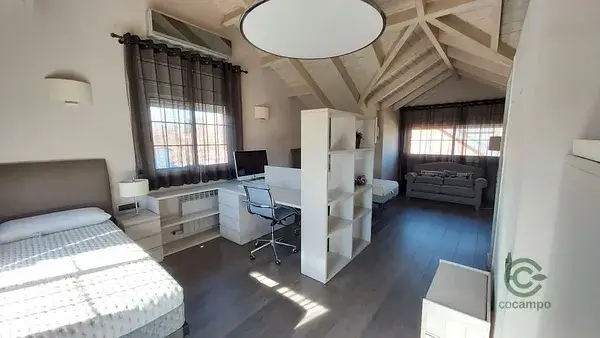 Casa de Lujo en Cerdanyola del Valles con Piscina y Garaje