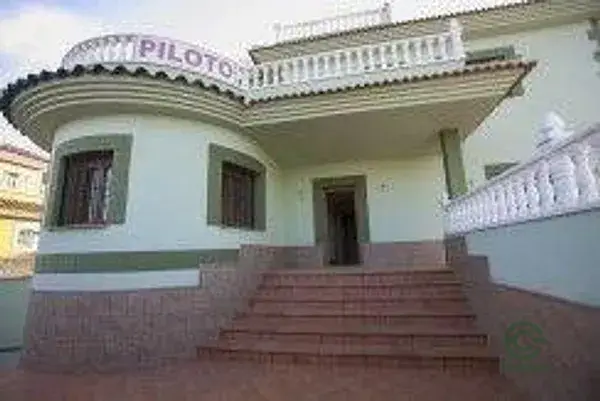 Chalet en Los Altos Torrevieja con Piscina y Jardin