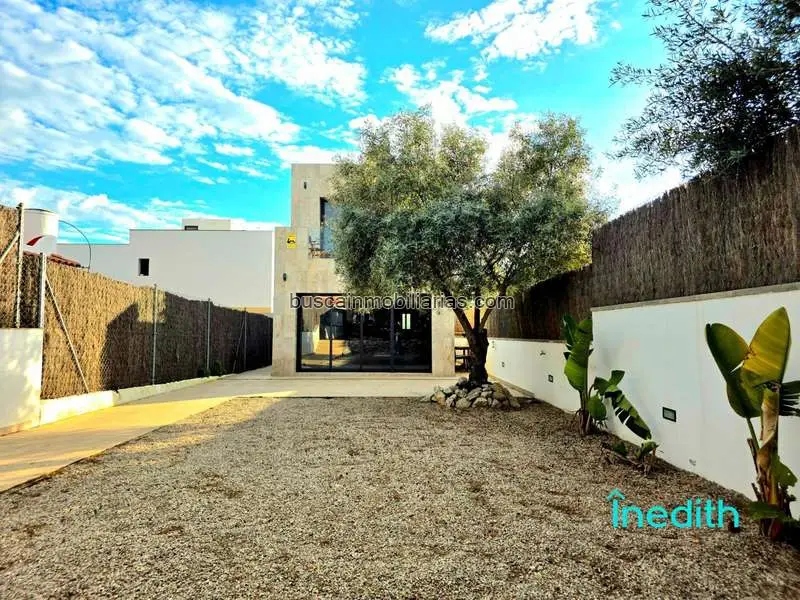 Casa Moderna con Jardin en Vilanova i la Geltru
