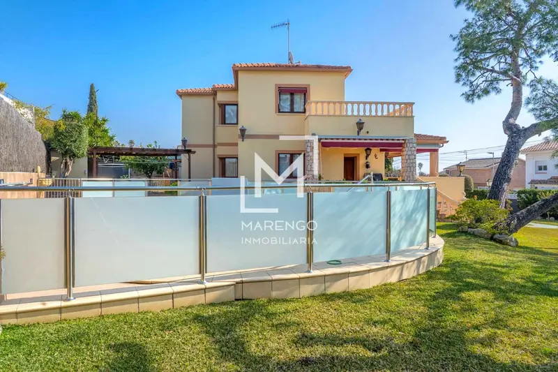 Gran Chalet con Jardin y Piscina en Mas Mel Calafell