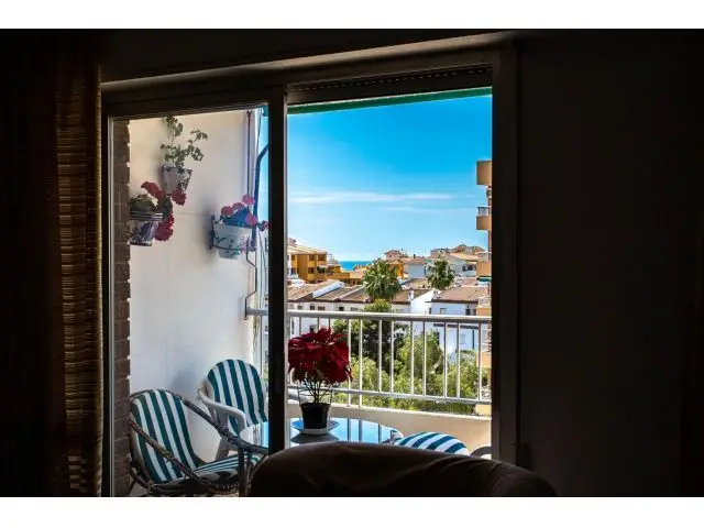 Piso Bien Distribuido Con Vistas Al Mar