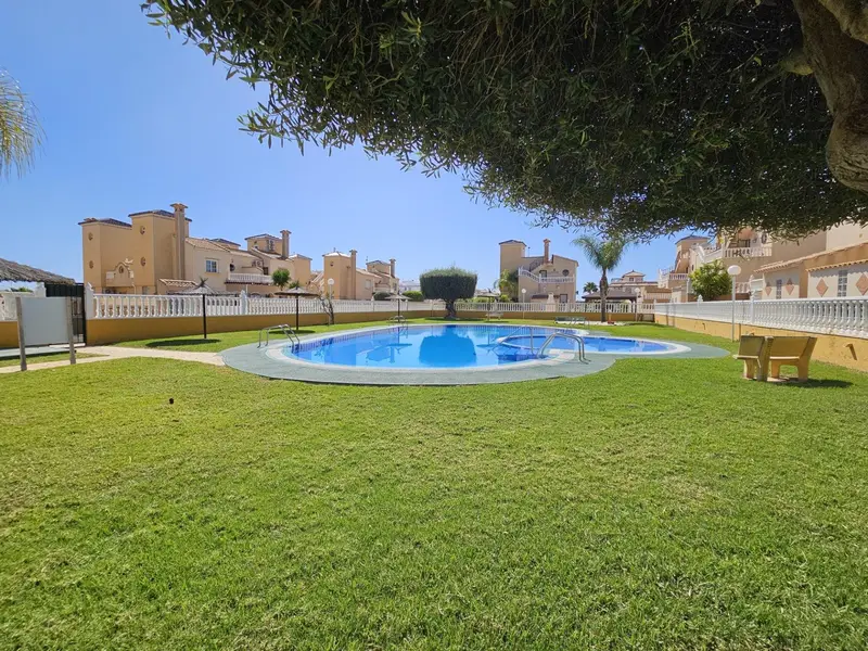 Apartamento 2 Dormitorios Orihuela Costa Piscina Comunitaria