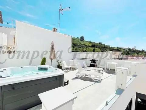 Casa Adosada en Cómpeta 2 Dormitorios 2 Baños Azotea