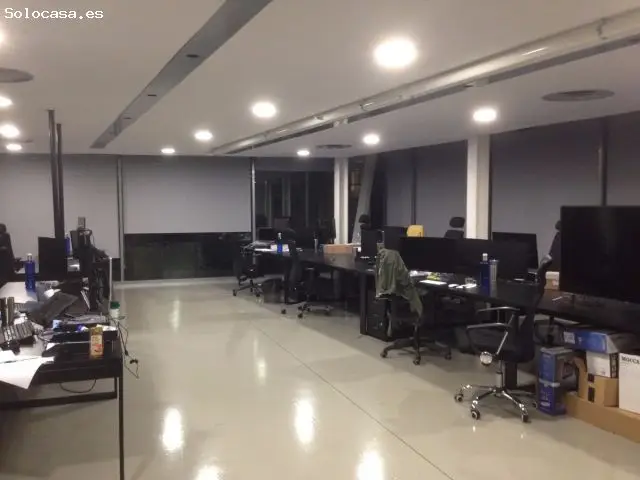 Oficina Diafana 160m2 Centro de Negocios Alquiler