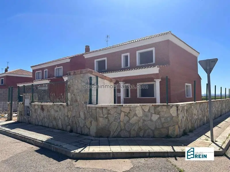 Chalet en Venta Barcience Para Reformar 165m2 Jardin 500m2