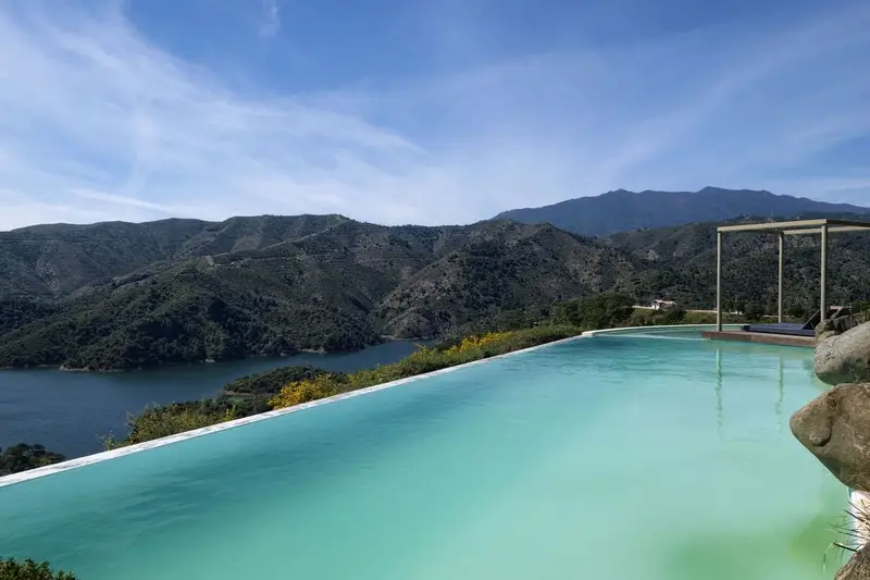 Chalet en Venta en Istán Málaga 5 Dormitorios 6 Baños