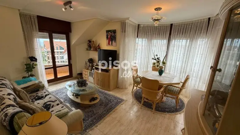 Piso en Venta en Noja con Piscina y Garaje