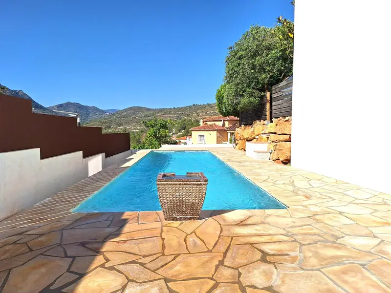 Villa Moderna en Pedreguer con Piscina y Domótica
