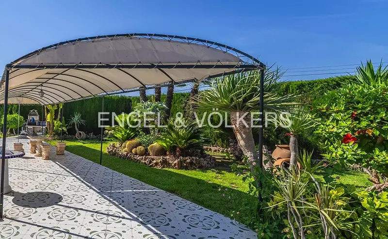 Villa Familiar Elegante con Piscina Jardin Cerca Playa Elche