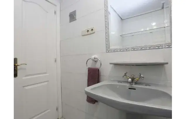 Habitación en Apartamento de 180m² en Madrid Retiro