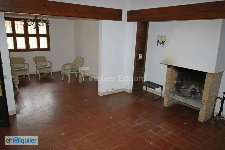 Casa en Alquiler Argentona 150m2 Jardin Barbacoa