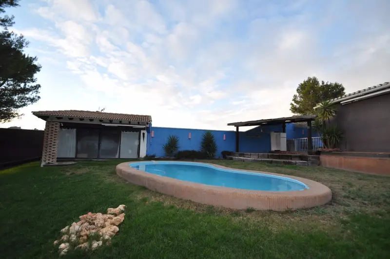 Villa en Venta Monovar 3 Dormitorios 2 Baños Piscina
