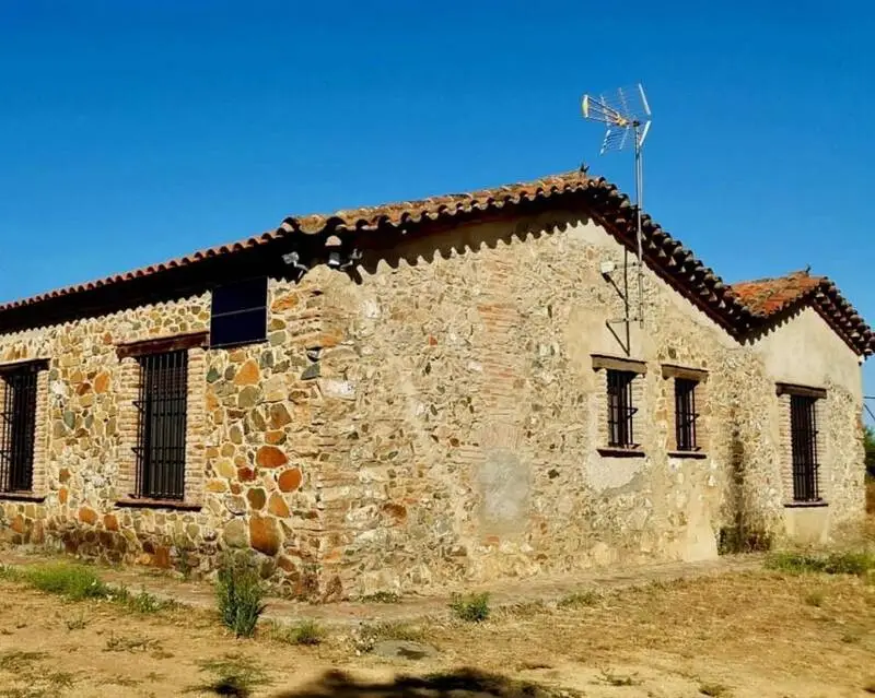 Finca 42 Hectareas Sierra Aracena 4 Dormitorios Establo