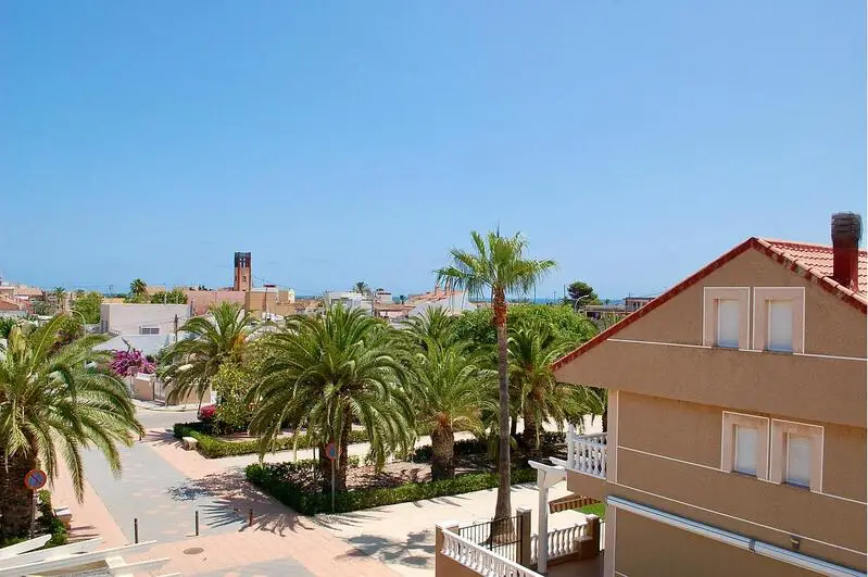 Adosado en Torre de la Horadada con Vistas al Mar