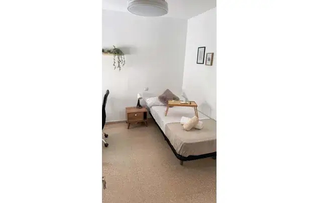 Rent a room of 105 m² in Madrid