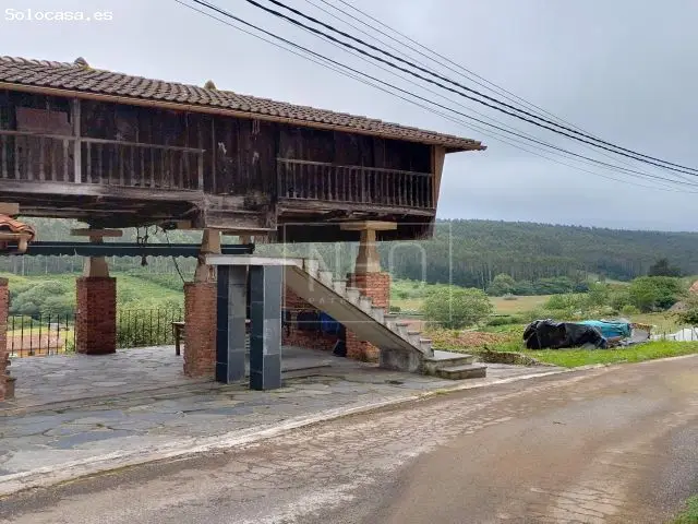 Casa en Carreño con Almacén y Parcela - Ideal Familias