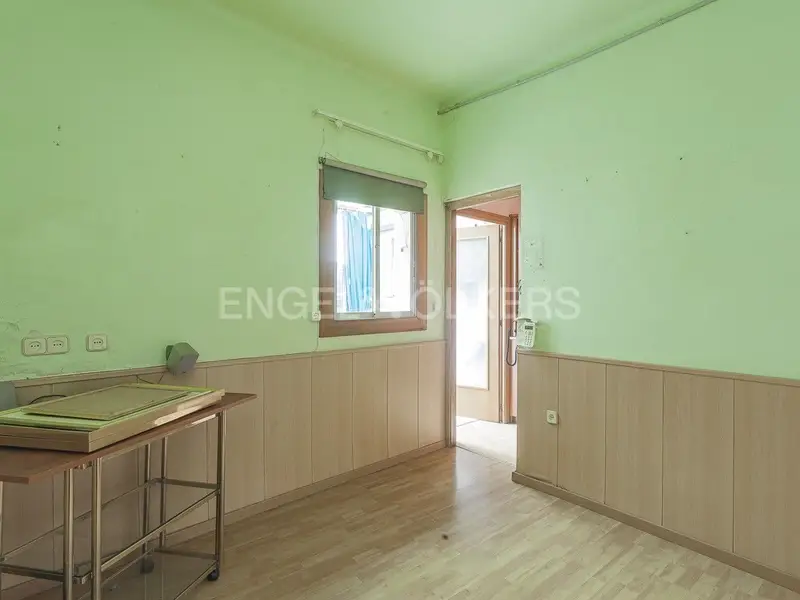 Sótano en venta en El Carmel Barcelona 87m2 dos habitaciones reforma integral