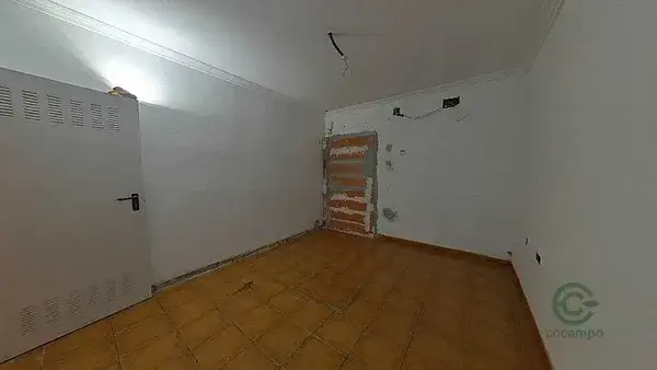 Casa en Sevilla 288m² 4 habitaciones 2 baños Local planta baja