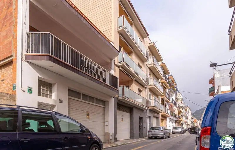 Atico Duplex en Roses con Terraza Solarium y Sauna