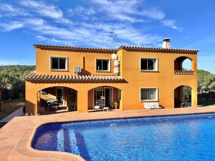 Villa de Lujo 6 Dormitorios Costa Brava Piscina Jardin Apartamento