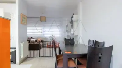 Casa pareada en venta en Barrio Los Perales