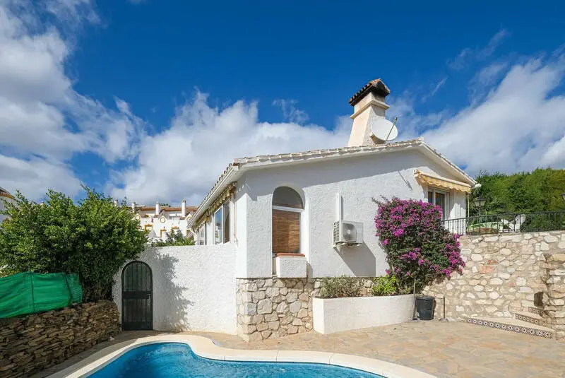 Villa en Torreblanca con Piscina Climatizada y Garaje