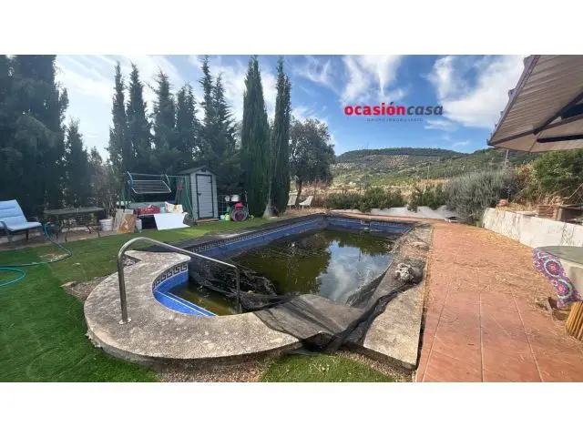 Parcela con Vivienda y Piscina en Villanueva del Rey
