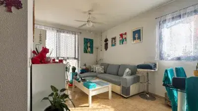 Piso en venta en Urbanizaci
ón con Piscina y Garaje