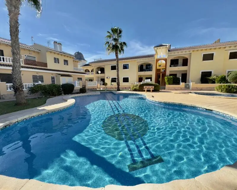 Apartamento en Venta Ciudad Quesada 2 Dormitorios Piscina