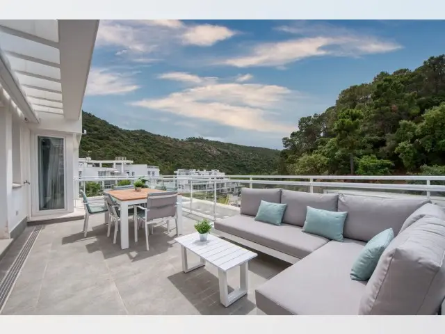Atico en Benahavis 3 Dormitorios Terraza Piscina Solarium