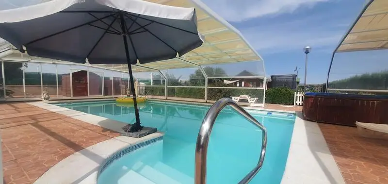 Finca Espa	nola con Villa y Piscina Climatizada cerca de Murcia