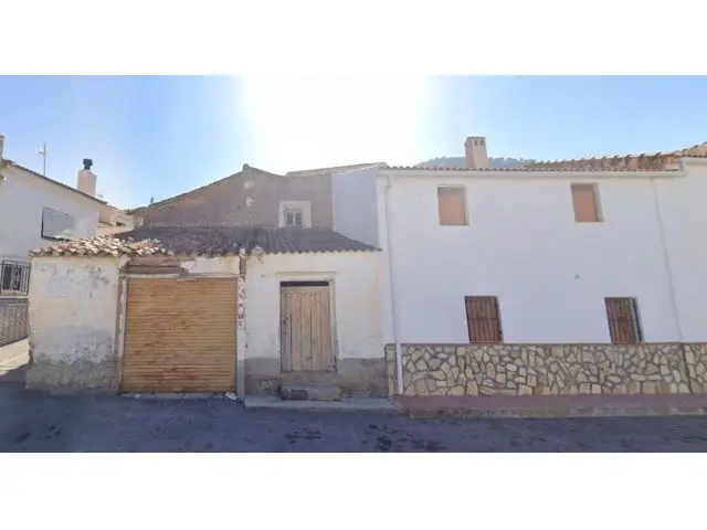 Casa Esquinera para Reformar en Gor Sierra de Baza