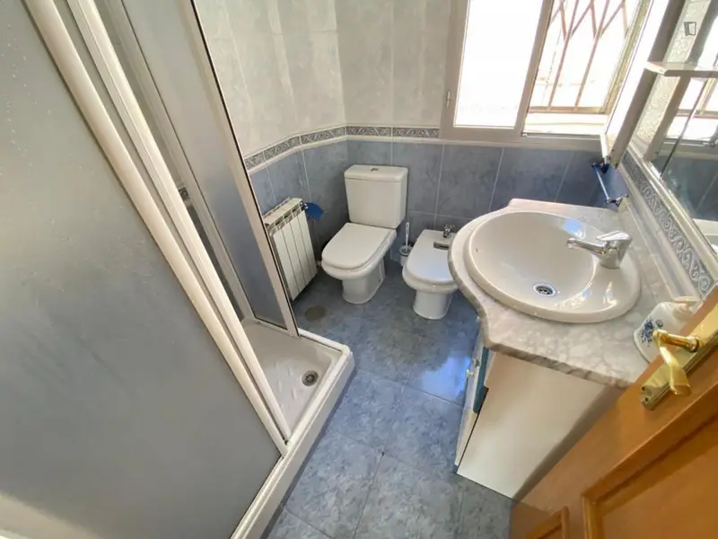 Habitacion Doble en Piso Compartido cerca del Metro Nueva Numancia