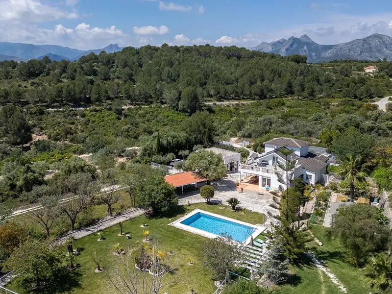 Casa Rural con Hotel para Gatos en Beniarbeig 4 Habitaciones