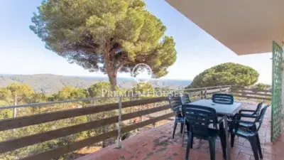 Casa en Venta en Castellar d'Indies con Vistas al Mar