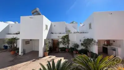 Casa adosada en venta en Calle de Jesús de Perceval