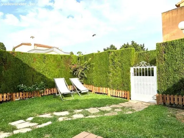 Chalet Pareado en Oliva Nova con 14 Placas Solares