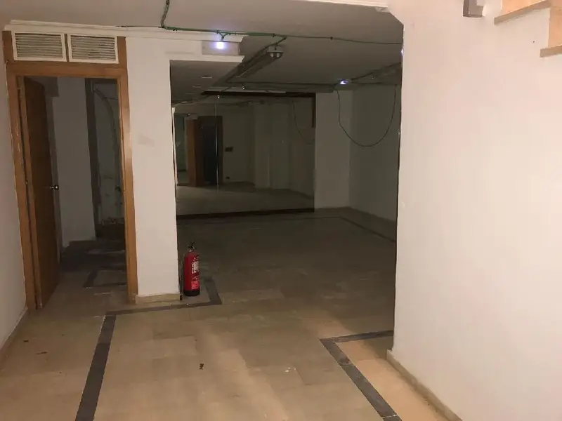 Venta Local Comercial Centro Algeciras 97m2 190m2 Sotano