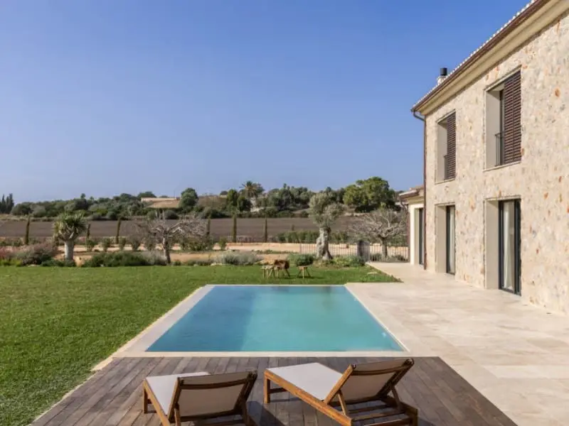 Finca Rústica Moderna en Mallorca: Tranquilidad y Lujo