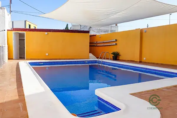Chalet con Piscina y Vistas en Los Montesinos
