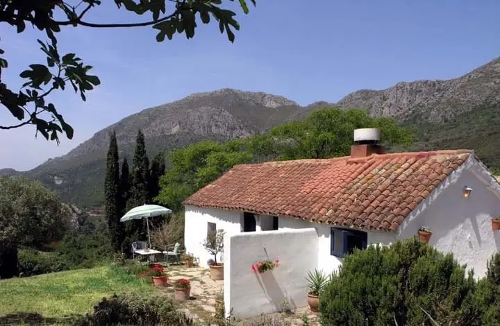 Casa Rural Casares para 2 personas con piscina