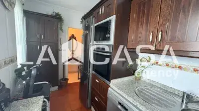 Piso en venta en Entrenúcleos