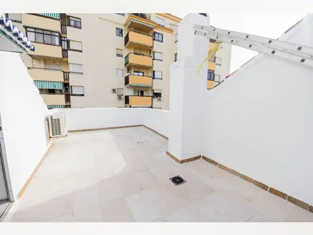 Casa Villa 4 Dormitorios Fuengirola Cerca del Mar Inversión Ideal