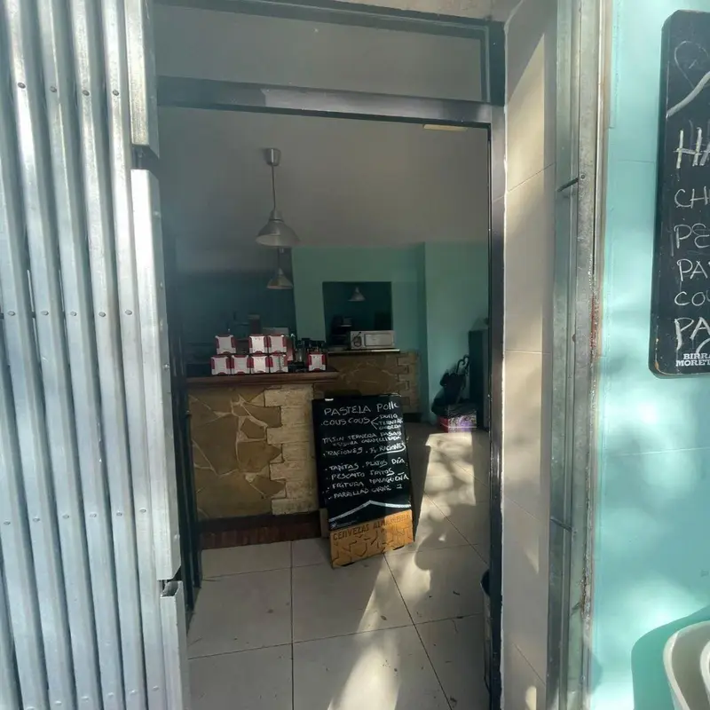 Restaurante u oportunidad de 3 apartamentos en San Pedro Alcántara