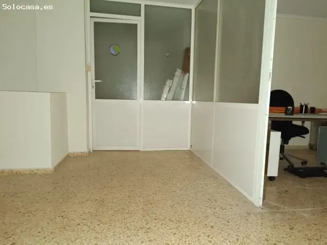 Entresuelo Comercial con Entrada Independiente